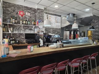 Se traspasa cafetería, bar & kebab