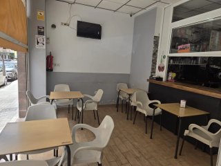Se traspasa cafetería, bar & kebab