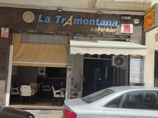 Se traspasa cafetería, bar & kebab