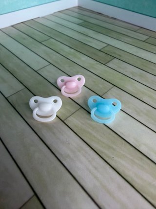 3 Chupetes Bebé (Blanco, Rosa, Azul)