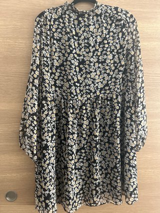 Vestido floral Mango