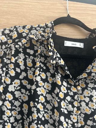 Vestido floral Mango