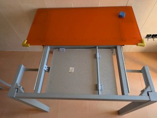 Mesa cristal de cocina extensible y 2 sillas