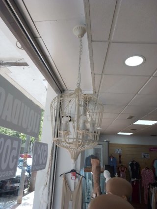 Lámpara de forja blanca estilo jaula