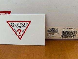 Botines Guess rojos de ante con tacón