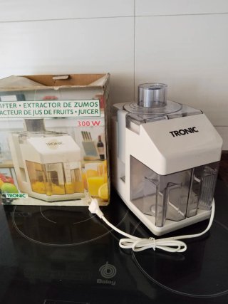Extractor de Zumos Tronic 300W