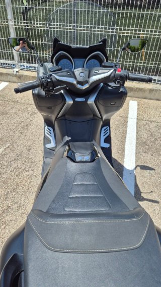 Yamaha TMAX Maxi Scooter Negra/Gris