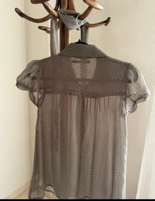 Blusa fina con lunares talla M