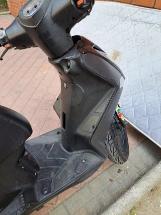 Kymco Scooter 125cc Negra/Plateada