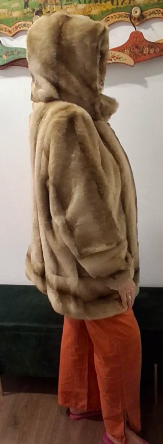 Chaquetón de pelo con capucha desmontable mujer