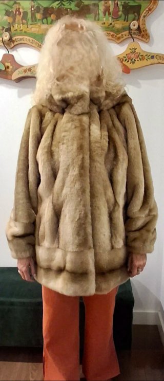 Chaquetón de pelo con capucha desmontable mujer