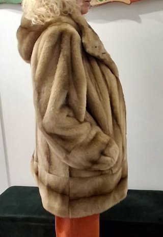 Chaquetón de pelo con capucha desmontable mujer