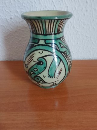 Jarrón de cerámica decorado
