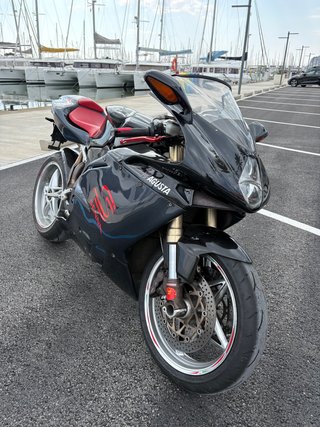 MV Agusta F4 1000S Negra y Roja