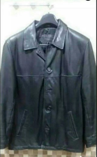 Chaqueta de cuero negra