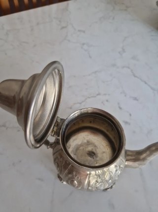 Teiera marocchina in metallo