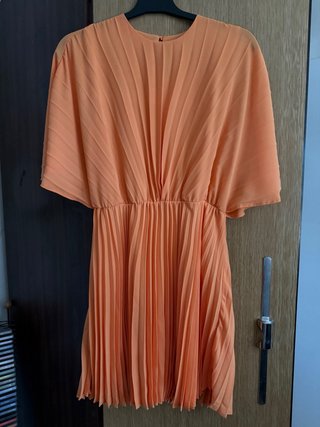 Vestido naranja plisado colección Esfera