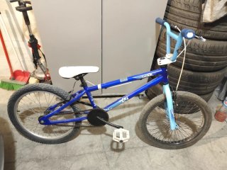 Bicicleta BMX azul