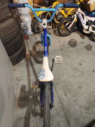 Bicicleta BMX azul