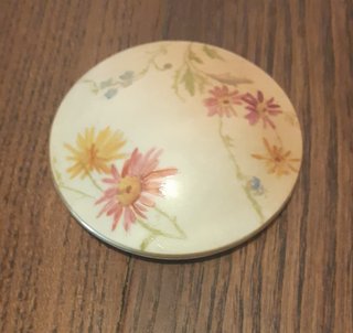 Cajita Royal Worcester porcelana floral, 1915
