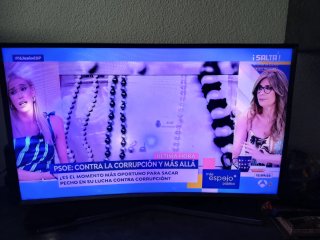 TV Samsung Negra y Azul