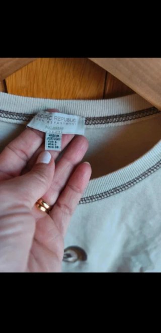 Camiseta beige Pull&Bear