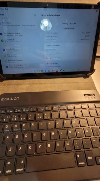 Tablet GALAXY TAB A9+   con teclado y funda