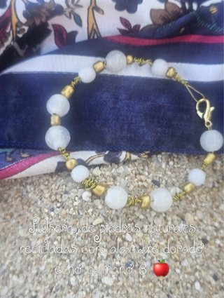 Pulsera hecha a mano