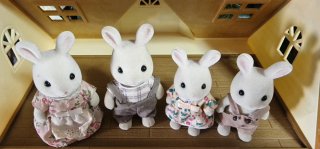 Familia Conejos Leche Sylvanian Families