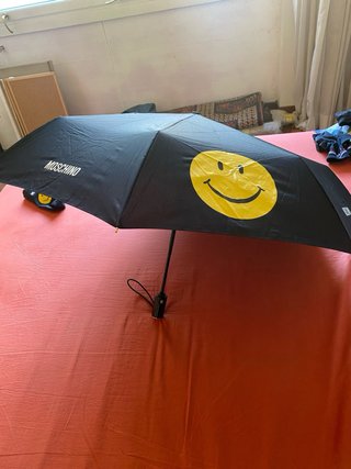 Ombrello Moschino Iconico Smiley Nero Giallo