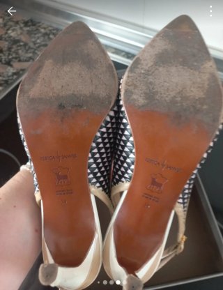 Zapatos destalonados REBECA SANVER beige y blanco
