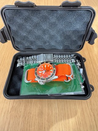 Steeldive SD1994 GMT NH34 Naranja