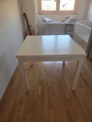 Mesa de comedor extensible blanca