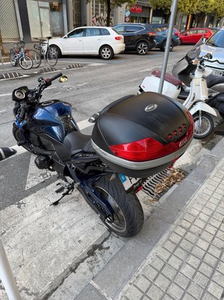 Baúl Givi y Mochilas laterales Moto