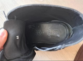 Botas negras de cuero auténtico