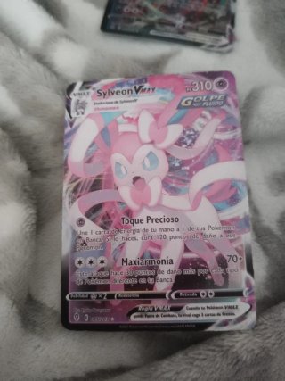 Carta Pokémon Umbreon VMAX 2021 111€ y más cartas