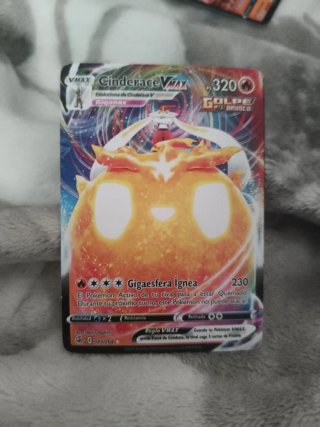 Carta Pokémon Umbreon VMAX 2021 111€ y más cartas
