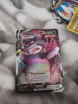 Carta Pokémon Umbreon VMAX 2021 111€ y más cartas