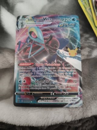 Carta Pokémon Umbreon VMAX 2021 111€ y más cartas