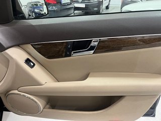Mercedes-Benz c220 cdi 2009 Automático.