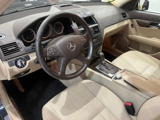 Mercedes-Benz c220 cdi 2009 Automático.