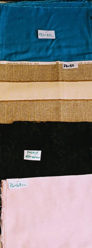 Mercería y manualidades: lana botones, cintas..