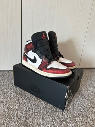 Air Jordan 1 Mid Rosse Bianche
