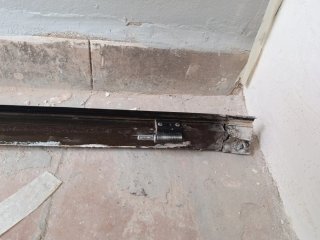 Puerta de entrada de aluminio