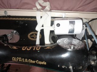 Máquina de coser Alfa eléctrica