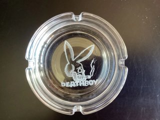 Cenicero "Playboy" "Deathboy" grabado a mano