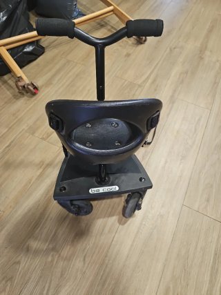 Patinete con asiento para carrito de bebé Be cool