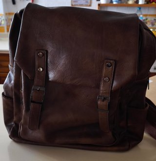 Mochila imitación piel marrón
