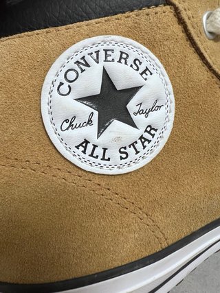 Converse Beige y Negro