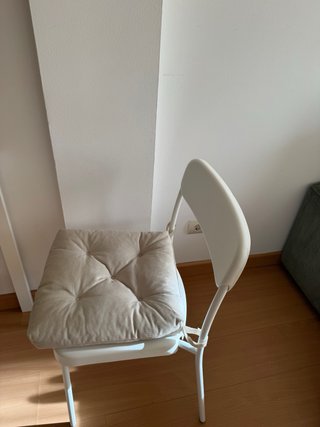 Mesa blanca Ikea + 3 sillas